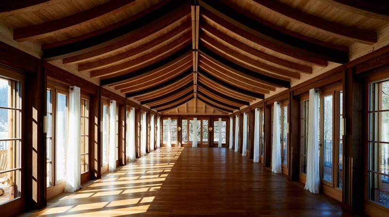 Yoga im Pavillon Retreat. Foto: Schloss Elmau