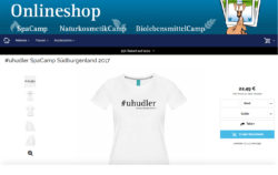 Im Onlineshop findest du außerdem auch Shirts mit dem SpaCamp-Logo sowie Motto. Foto: TCC