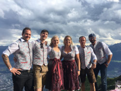 Das STOCK-Team in einheitlichem Outfit. Foto: STOCK resort