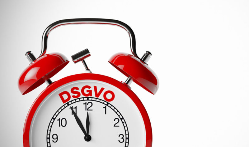 5 vor 12: am 25.05 tritt die Datenschutzgrundverordnung (DSGVO) in Kraft. Foto: Fotolia/Robert Kneschke