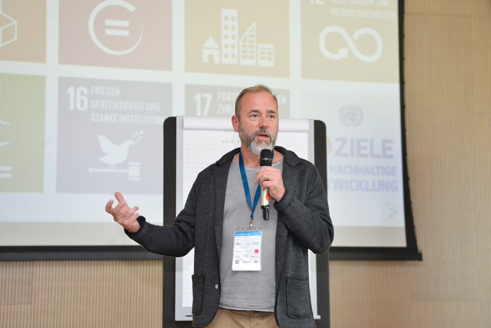 SpaCamp 2019, Session "Soziale Nachhaltigkeit im Spa" mit Tobias Bielenstein. Foto: DH STUDIO Köln, Dirk Holst