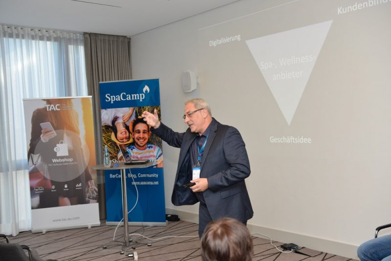 Ronald Burger bei seiner Session beim SpaCamp 2019. Foto: DH STUDIO Köln, Dirk Holst