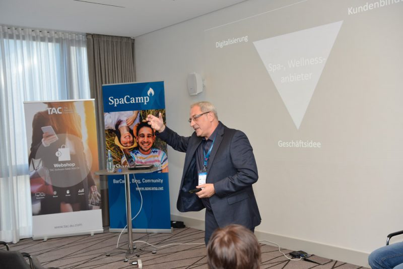 Ronald Burger bei seiner Session beim SpaCamp 2019. Foto: DH STUDIO Köln, Dirk Holst