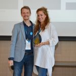 Die Gewinnerin des 1. Young Spa Award Katharina Baur mit Wolfgang Falkner (Veranstalter SpaCamp). Foto: DH STUDIO Köln, Dirk Holst