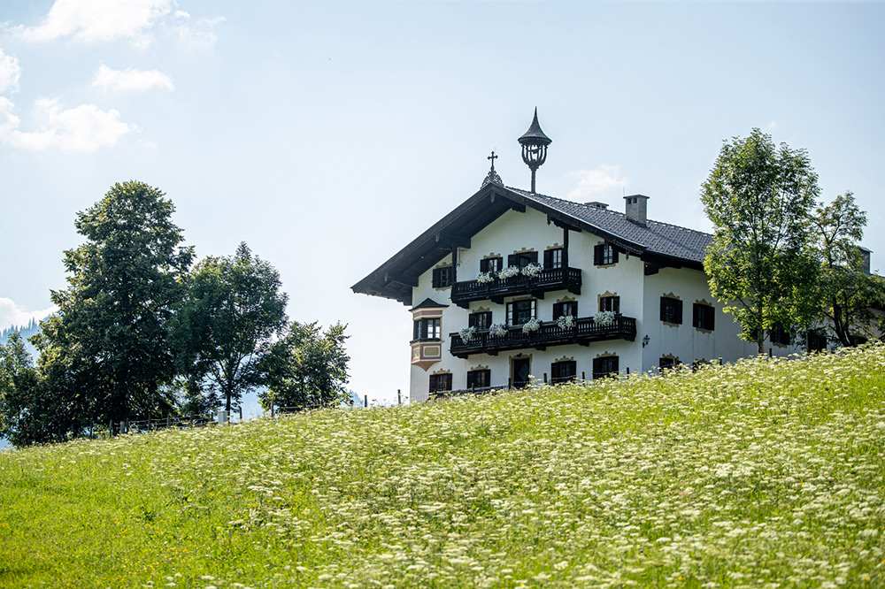 Ganz in der Nähe des Hotels wird eine eigene Landwirtschaft betrieben, die regionale Zutaten für die Gourmetküche liefert. Foto: Posthotel Achenkirch