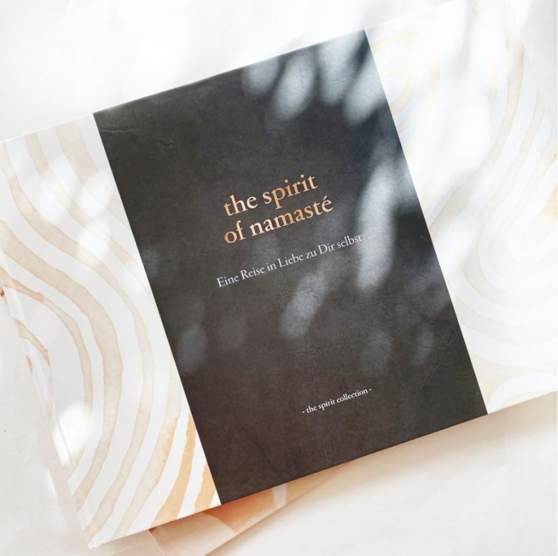 In ein liebevoll gestaltetes Buch kann der Gast all seine persönlichen Erfahrungen eintragen. Foto: Selina Schneider