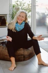 Lena Ladleif arbeitet mit großer Leidenschaft mit ätherischen Ölen. Foto: Lena Ladleif