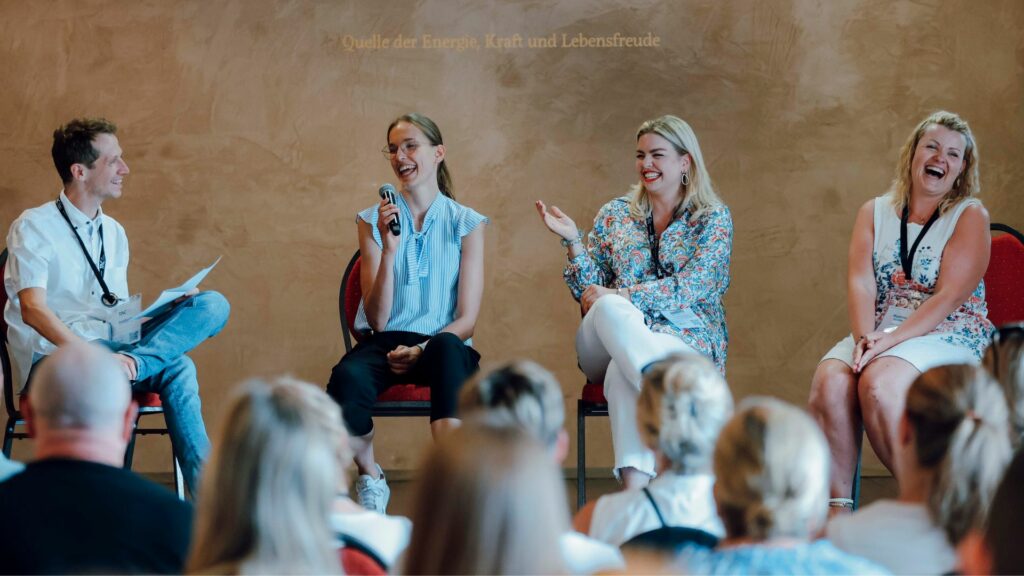 Diskussionsrunde mit den Spa-Managerinnen beim SummerCamp 2022. Foto: Jasmin Walter