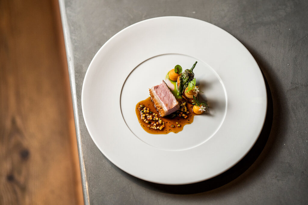 Kulinarik im 2-Sterne-Gourmetrestaurant es:senz. Foto: Das Achental