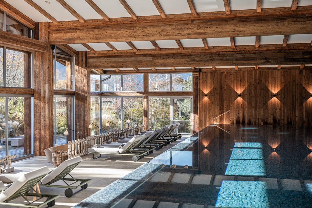 Innenpool im Achental Spa. Foto: Das Achental