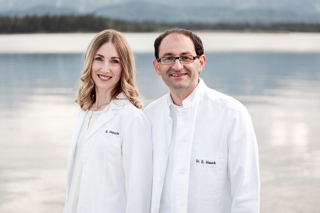 Dr. rer. medic. Dipl.-Ing. (FH) Pharm. Chemie David Hauck und Dipl.-Ing. (FH) Pharm. Chemie Brigitte Hauck – Pioniere und Inhaber eines der führenden Forschungsinstitute für Naturkosmetik weltweit. Foto: Dr. Hauck/wertvoll-Fotografie