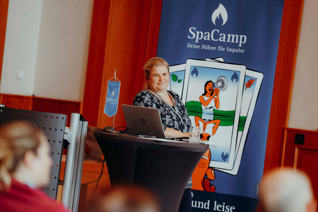 Catrin Stoppa bei der SpaCamp-Session an der Nordsee. Foto: Jasmin Walter