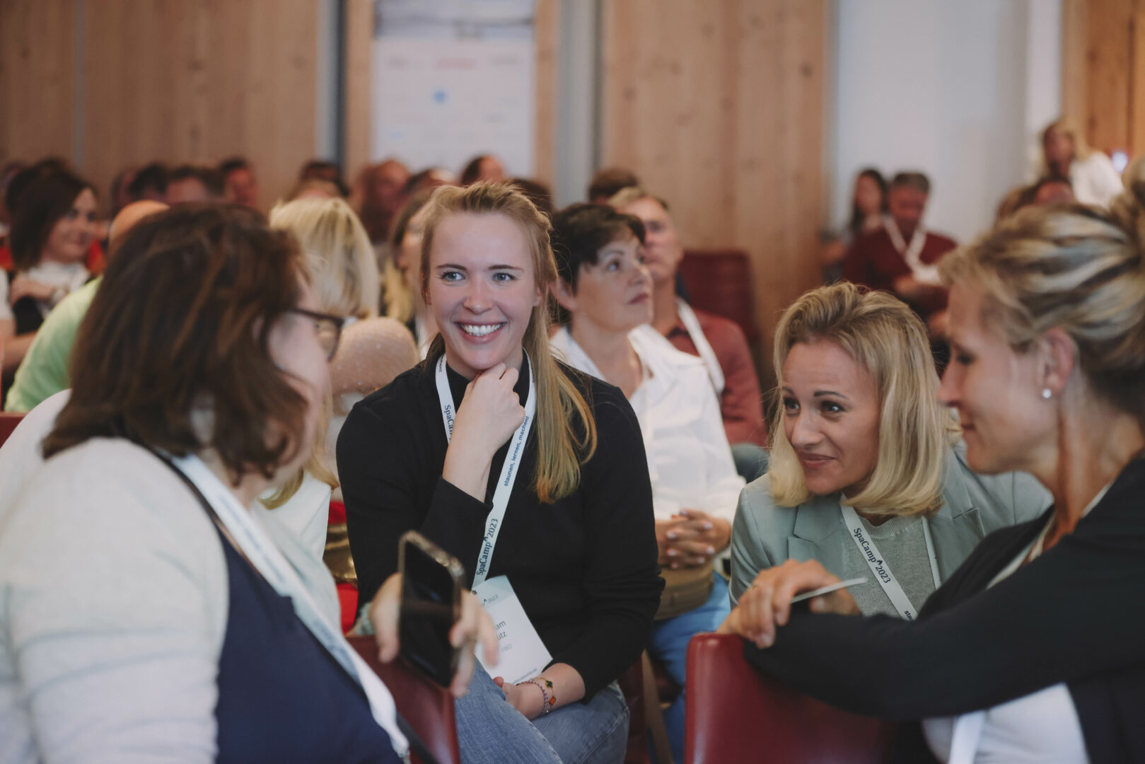 SpaCamp2023 Austausch in den Sessions. Foto: SpaCamp/Jasmin Walter