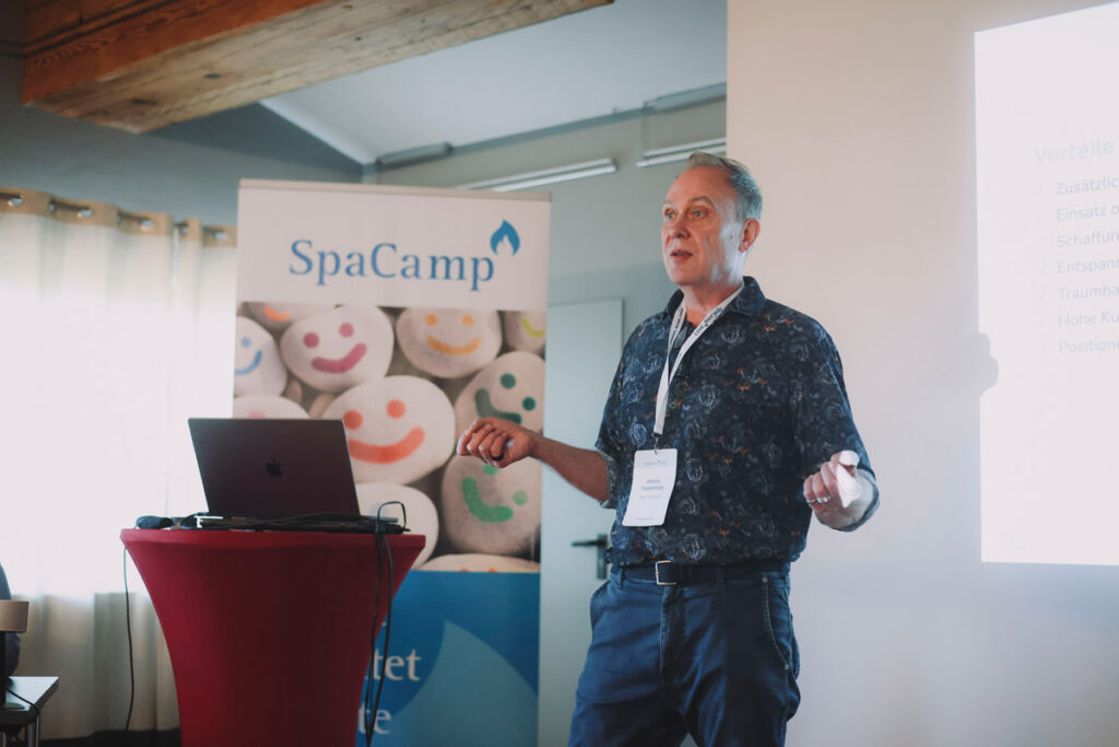 Martin Koppehele bei der SpaCamp 2023 Session zum Thema Virtual Reality. Foto: SpaCamp/Jasmin Walter