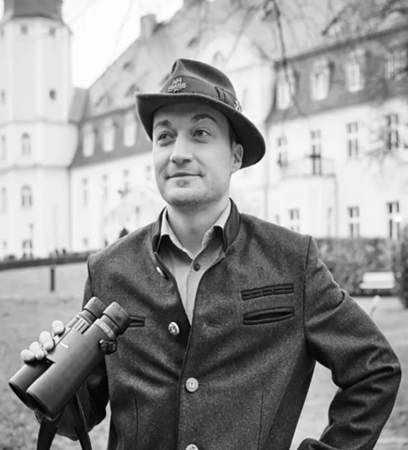 Revierjäger Benjamin Bulst. Foto: Schloss Fleesensee GmbH