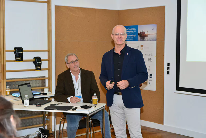 Sven und Roland bei ihrer Session "Wellness mit Wirkung!" beim SpaCamp 2016. Foto: SpaCamp/Dirk Holst