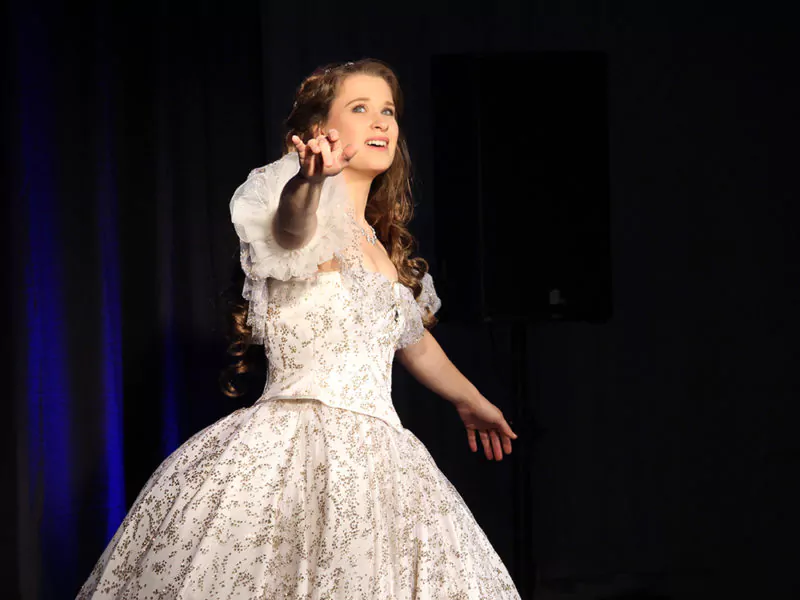 Anja Wendzel begleitet uns durch den Dinner & Musical-Abend am Samstag. Foto: Aribert Wendzel