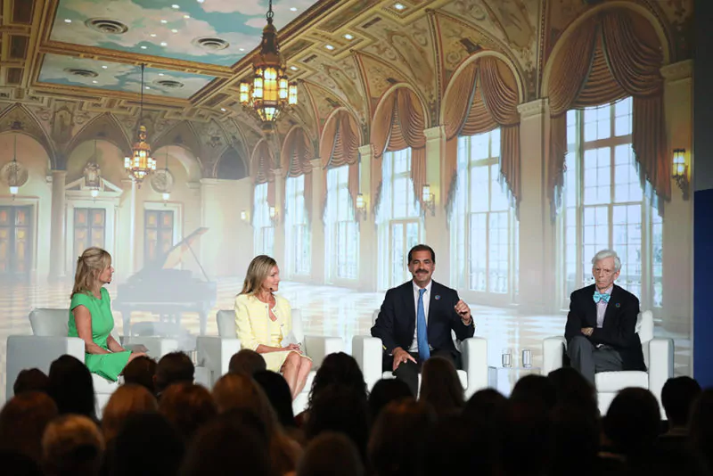 v. links: Susie Ellis, Denise Bober, Paul Leone, Garrett Kirk Jr. Foto: Global Wellness Summit