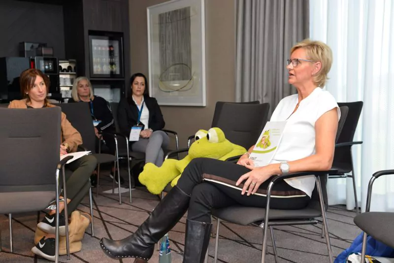 Bettina Zünkeler bei ihrer Session "Eine Schwangere im Spa…und jetzt?" beim SpaCamp 2019. Foto: DH STUDIO Köln, Dirk Holst