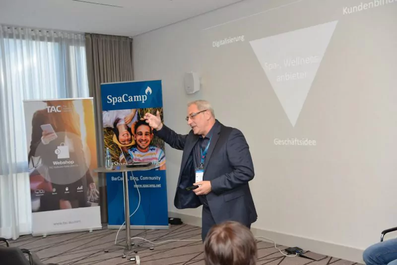 Ronald Burger bei seiner Session beim SpaCamp 2019. Foto: DH STUDIO Köln, Dirk Holst