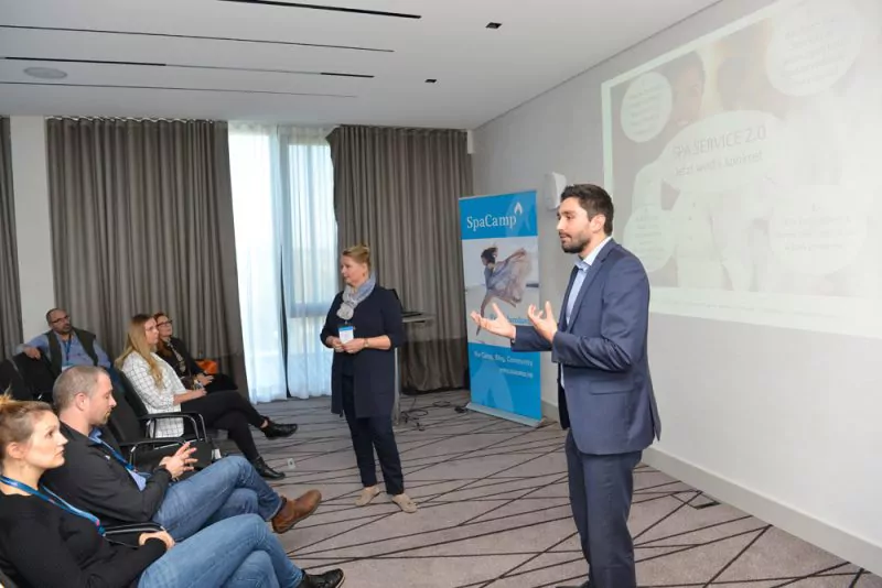 Sylvia Glückert & Joram Schirmaier bei ihrer Session "Spa-Services 2.0" beim SpaCamp 2019. Foto: DH STUDIO Köln, Dirk Holst