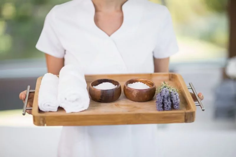 Mit Spa-Services kann für den Gast das besondere Extra geschaffen werden. Foto: Adobe Stock/WavebreakmediaMicro