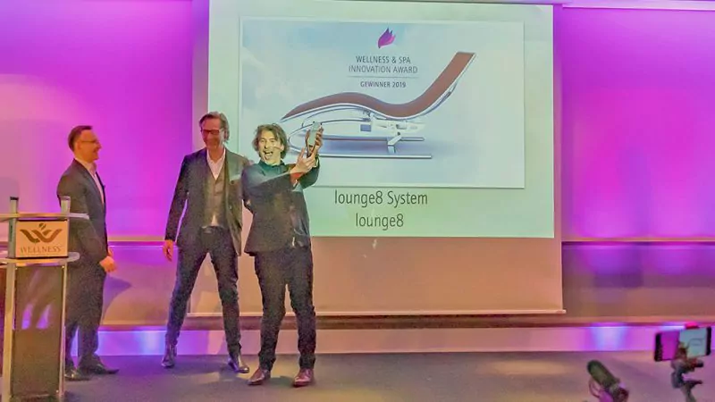 2019 konnten die Wellness & Spa Awards noch live verliehen werden, wie hier an Roland Bachstein für lounge8. 2021 wird es eine digitale Verleihung geben. Foto: Rolf Ebeling