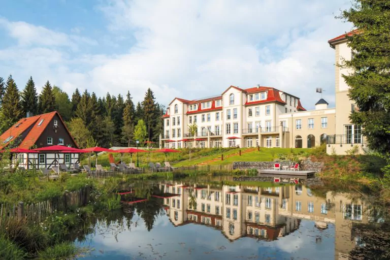 Das Naturresort Schindelbruch ist idyllisch gelegen und umgeben von viel Natur. Foto: Ritter von Kempski Privathotels