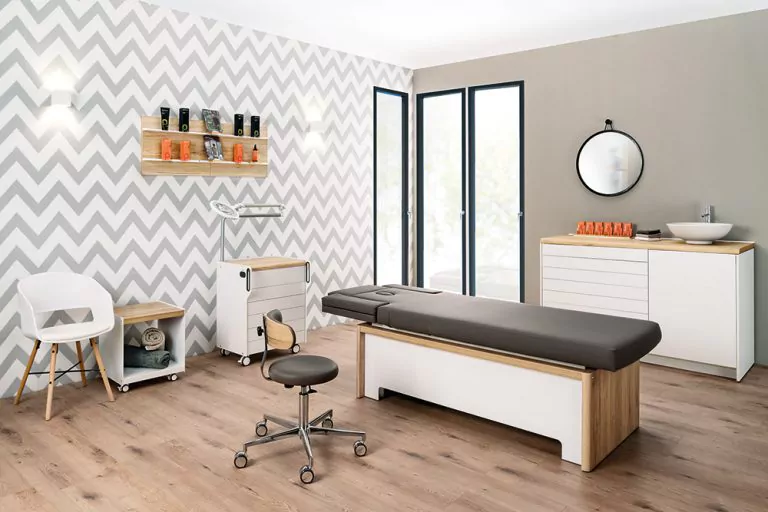 Mit der RUCK® Spa-Behandlungsliege Sonora gelingt Entspannung für alle Sinne. Foto: RUCK
