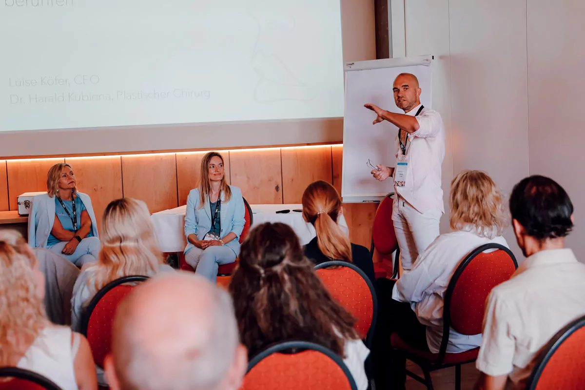 Session mit Dr. Harald Kubiena beim SpaCamp "SummerCamp" 2022, Foto: Jasmin Walter