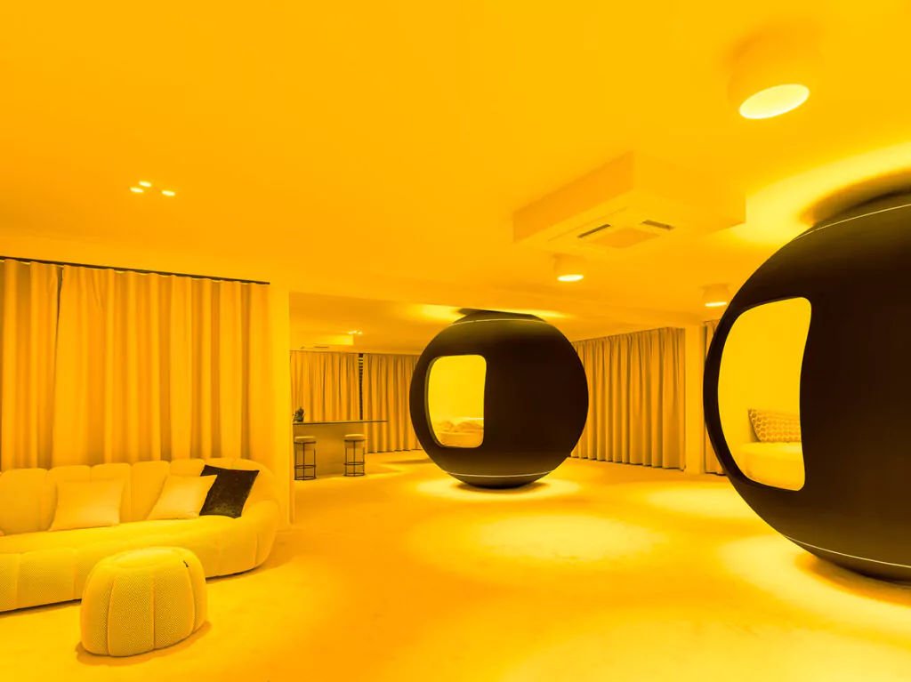 YW:OR (Yellow World of Re:Guest). Foto: Re:Guest/Tiberio-Sorvillo