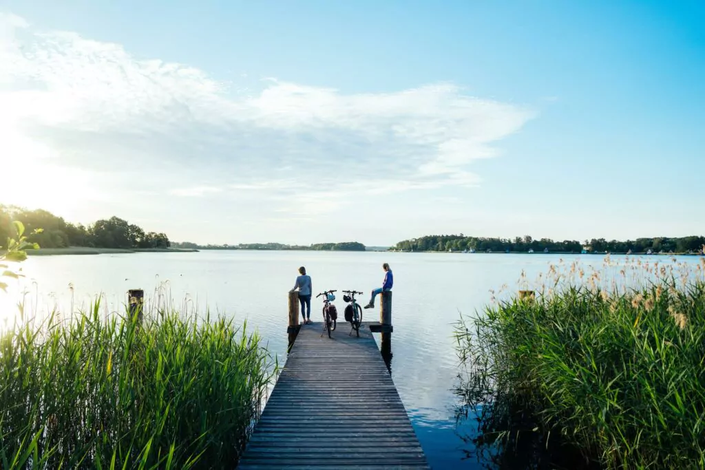 Natur genießen mit-Blick aufs Wasser. Foto: TMV/Gänsicke