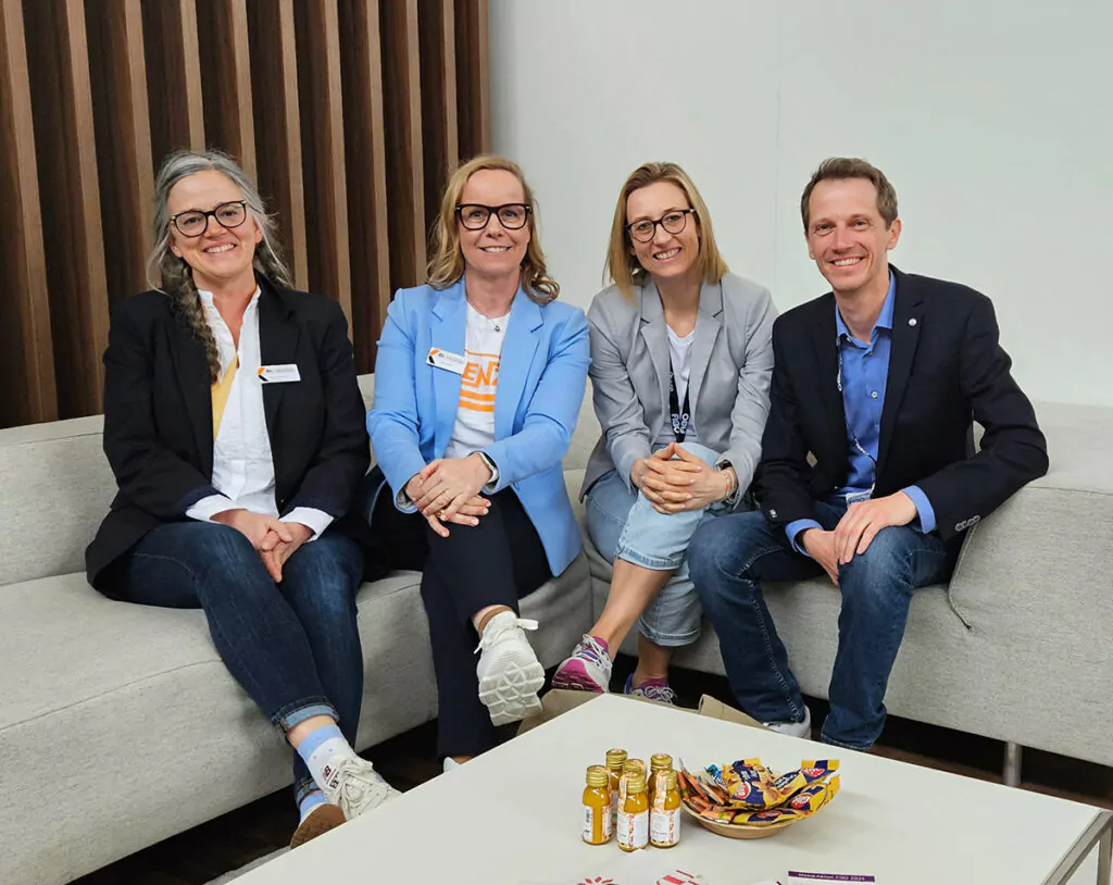 Sabine Tomscheit, Anke Brendt, Lisa Stanger und Wolfgang Falkner am Meeting Point Spa & Wellness auf der FIBO 2024. Foto: SpaCamp