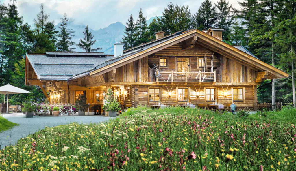 Die Interalpen-Alm – hier steigt die SpaCamp-Party! Foto: Interalpen-Hotel Tyrol