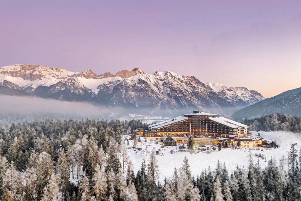Das Interalpen-Hotel Tyrol auf 1.300 m Seehöhe. Foto: Interalpen-Hotel Tyrol