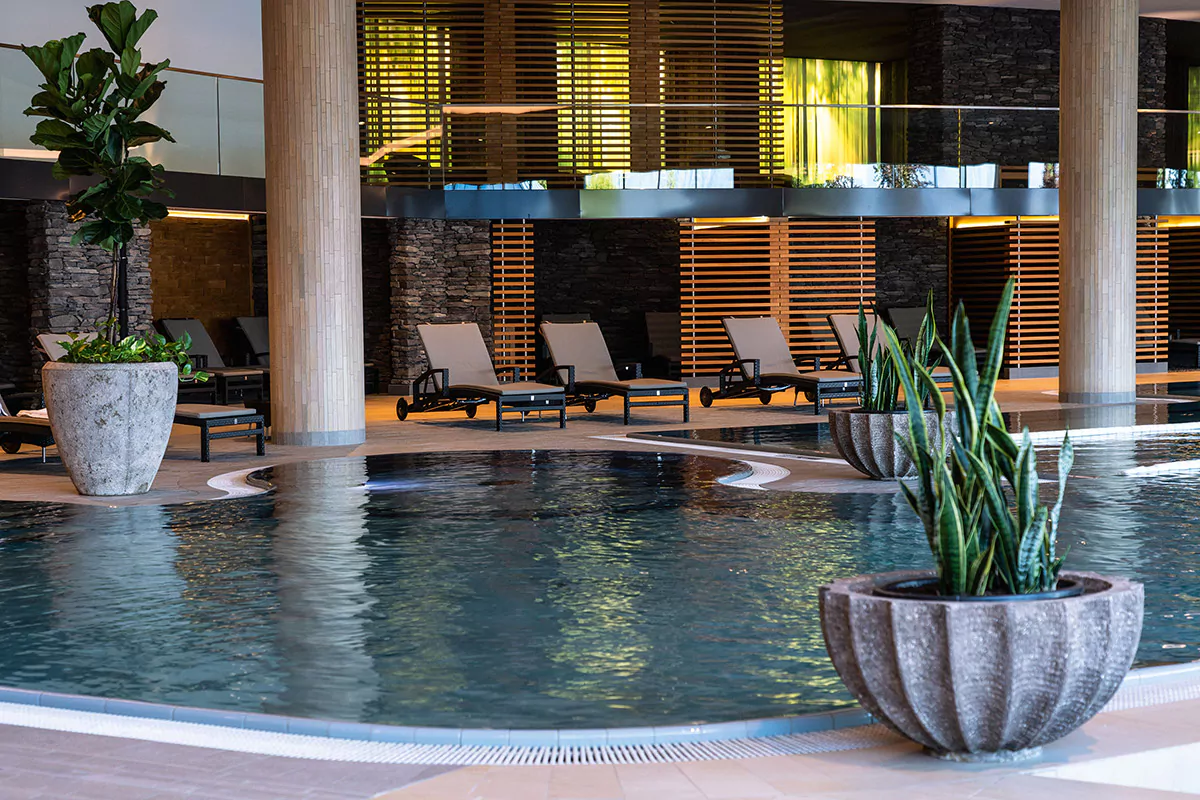 Der Indoor-Pool im Interalpen-Hotel Tyrol. Foto: Interalpen-Hotel Tyrol