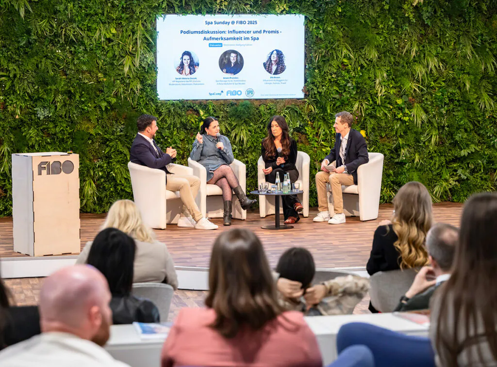 Podium zum Thema Influencer & Promis im Spa-Hotel. Foto: RX Germany/FIBO/Oliver Wachenfeld