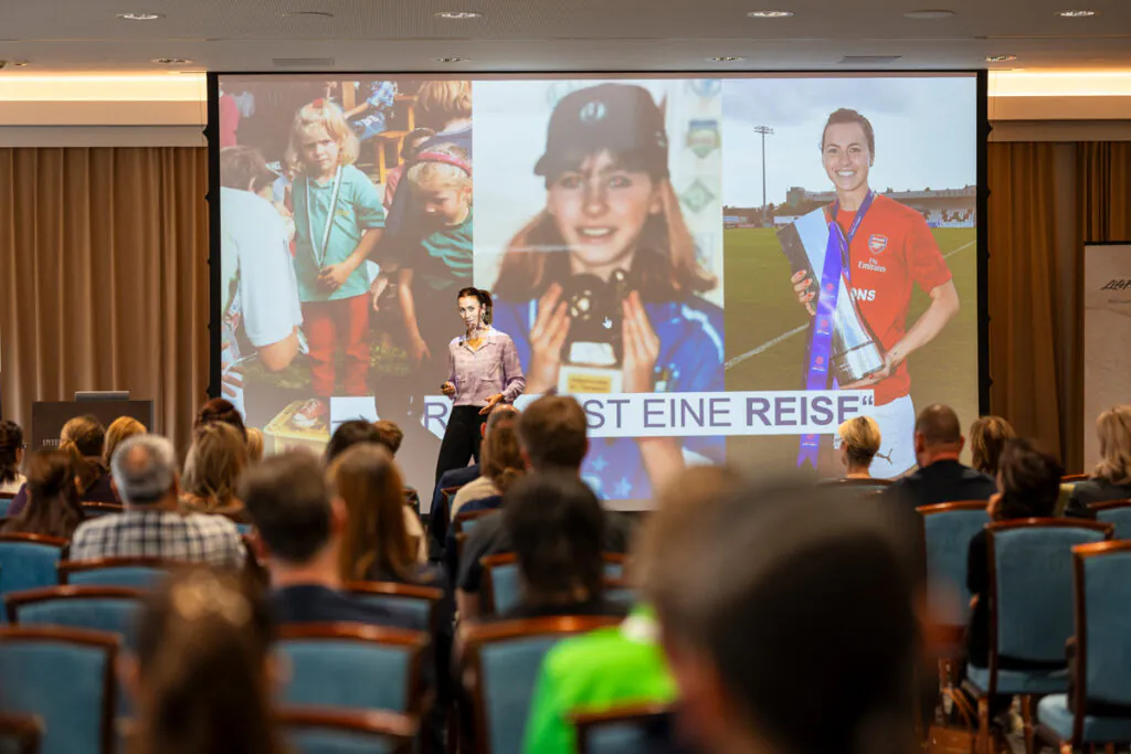 Ex-Profifußballerin Viktoria Schnaderbeck beim SpaCamp 2025. Foto: SpaCamp/Lukas Geu