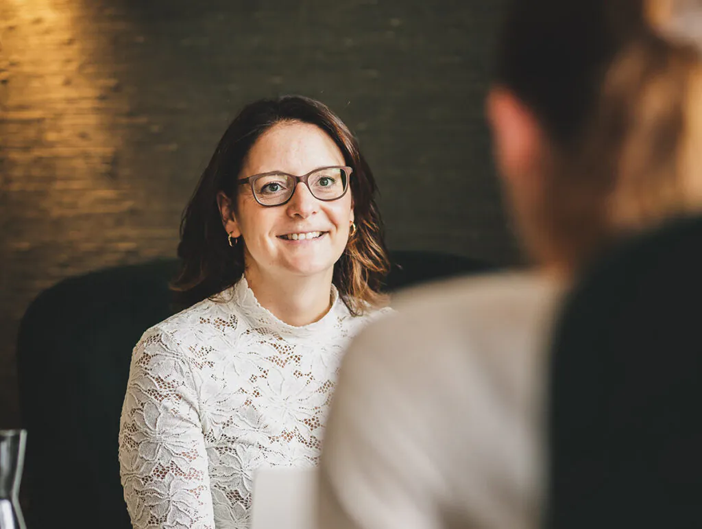 Bianka Bitter bei der Beratung. Foto: Stefanie Oberhauser