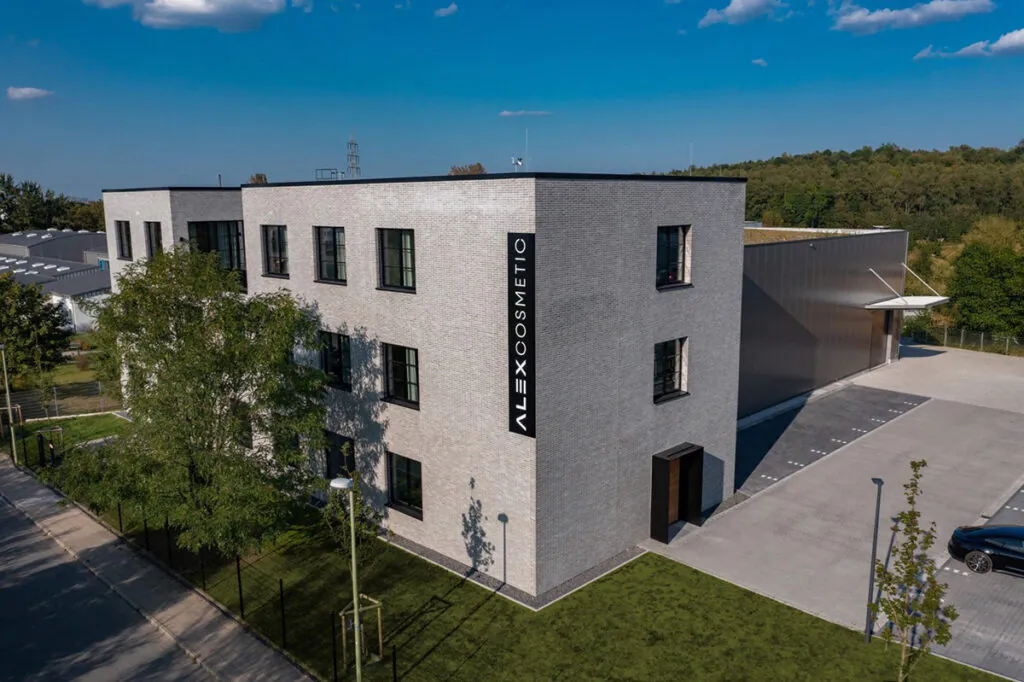 Alex Cosmetic in Essen. Bartosz Godecki und Katharina Dieser-Godecki, die Inhaber von Alex Cosmetic. Foto: Alex Cosmetic