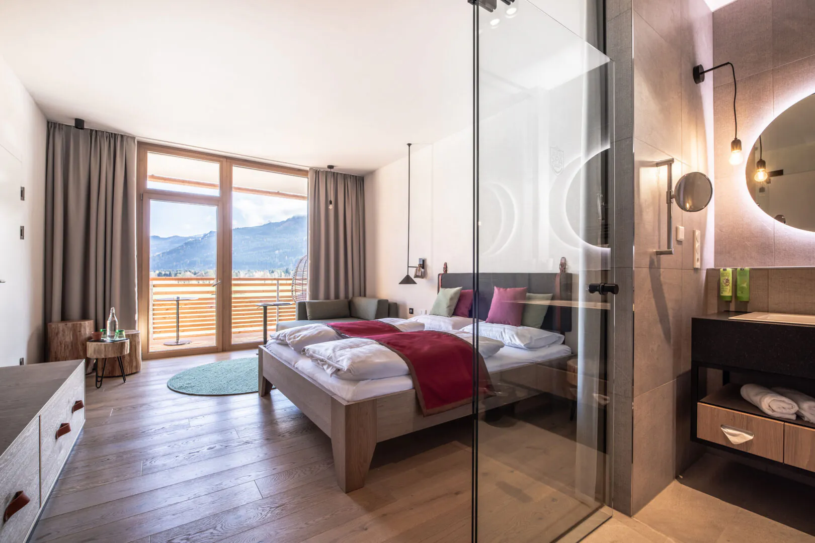 Doppelzimmer Natur im TAUERN SPA. Foto: TAUERN SPA Zell am See – Kaprun