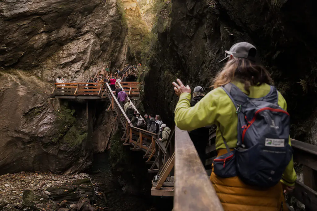 Gemeinsame PreCampTour in der Sigmund Thun Klamm. Foto: SpaCamp/Lisa Rettenbacher
